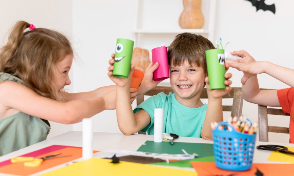 zabawa z dzieckiem w tworzenie grzechotek